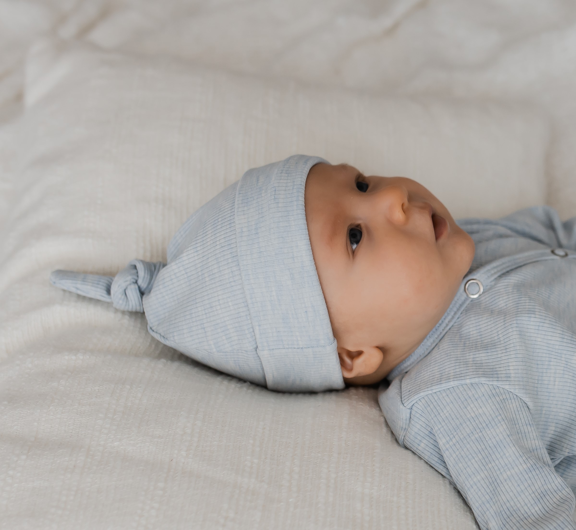 Babymutsje fijne rib lichtblauw melange - Afbeelding 3
